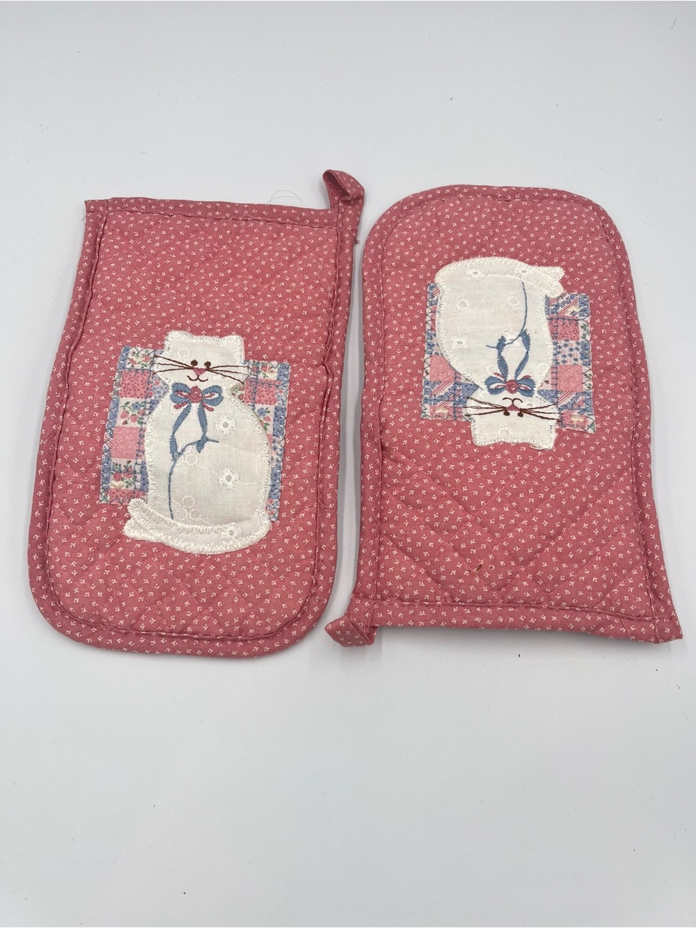 Vintage Cat Potholders Set of 2 Quilted Applique Kitty Hot Pads Cottagecore